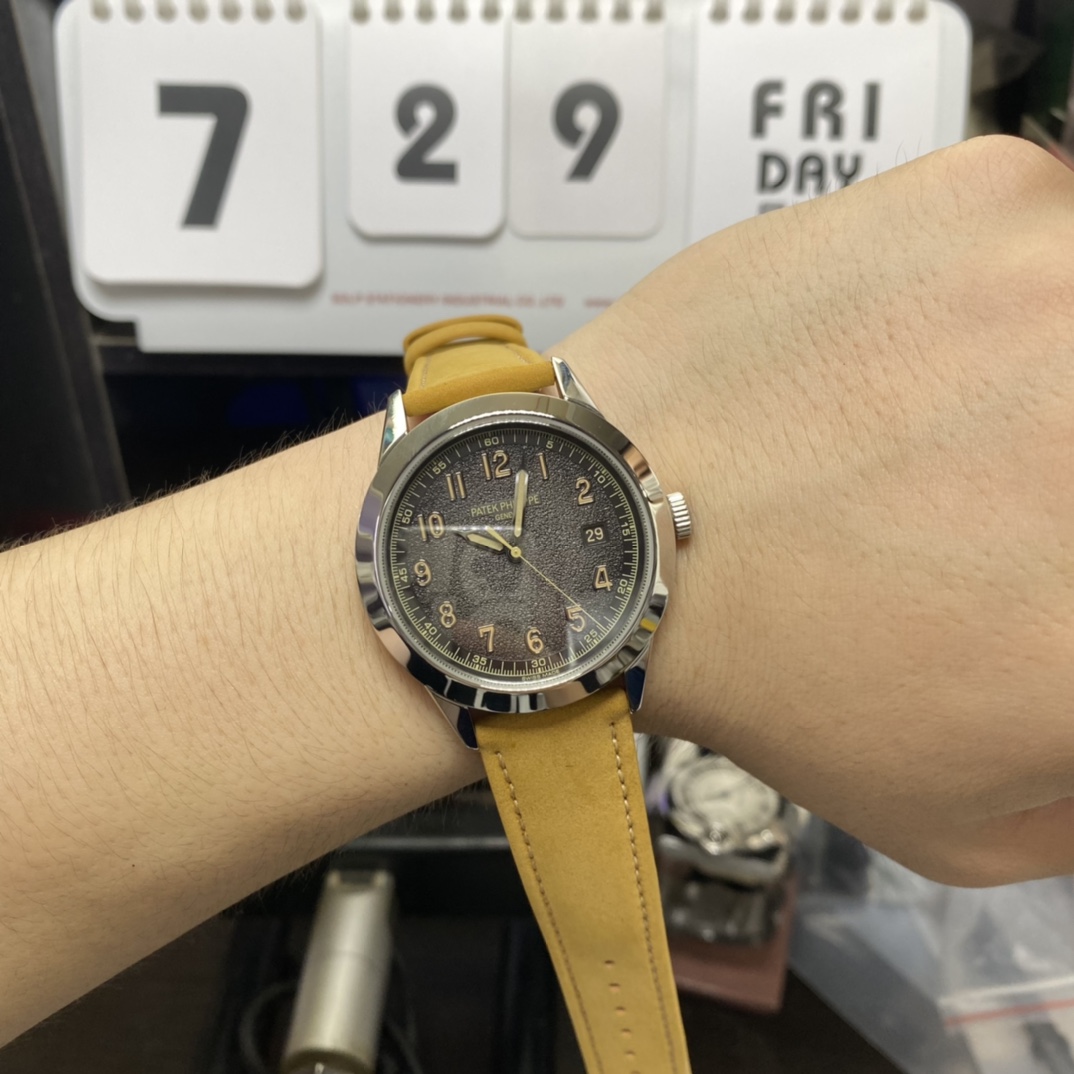 Patek Philippe Classical Watch Series 5226G-001, charcoal grey dial, 40mm Size.