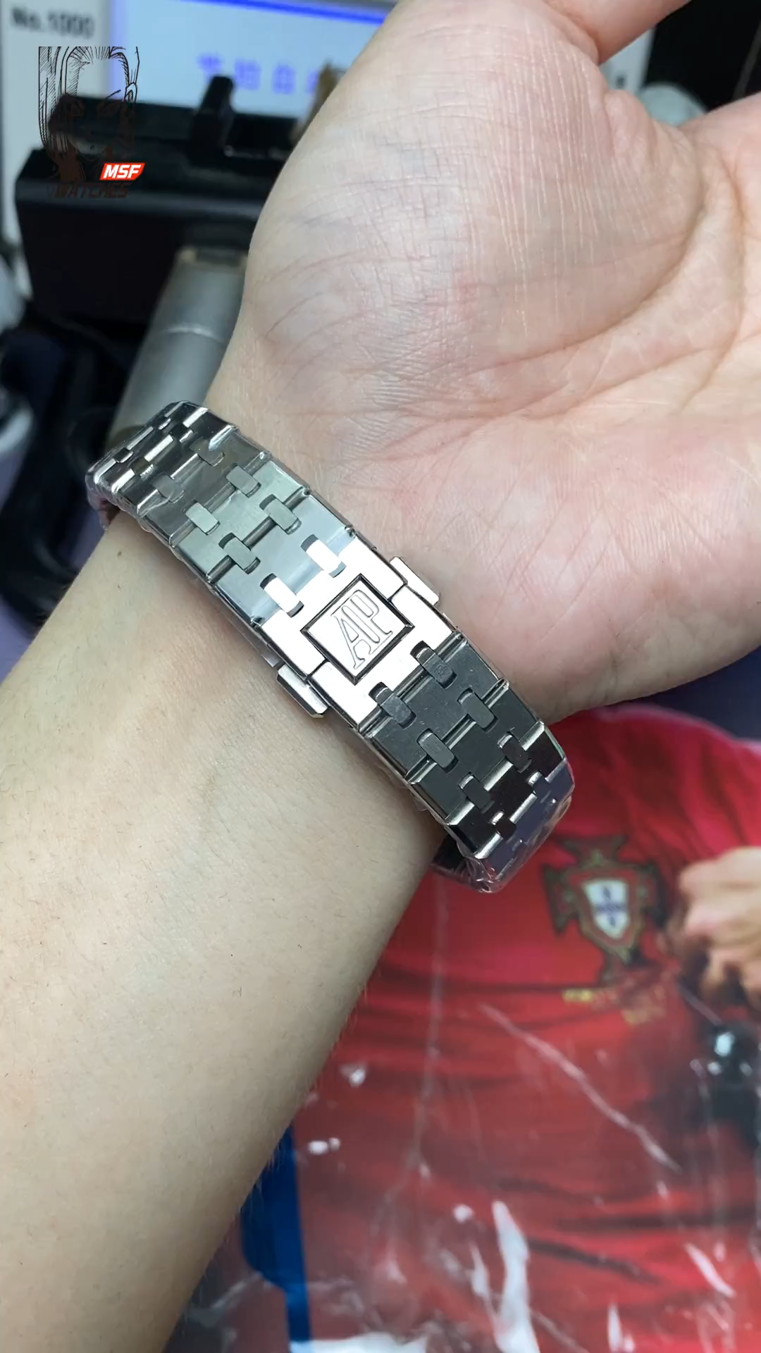 Audemars Piguet Royal Oak Offshore Series 77450ST.OO.1361ST.02, White Dial Steel Bracelet, 34mm size.WOMEN