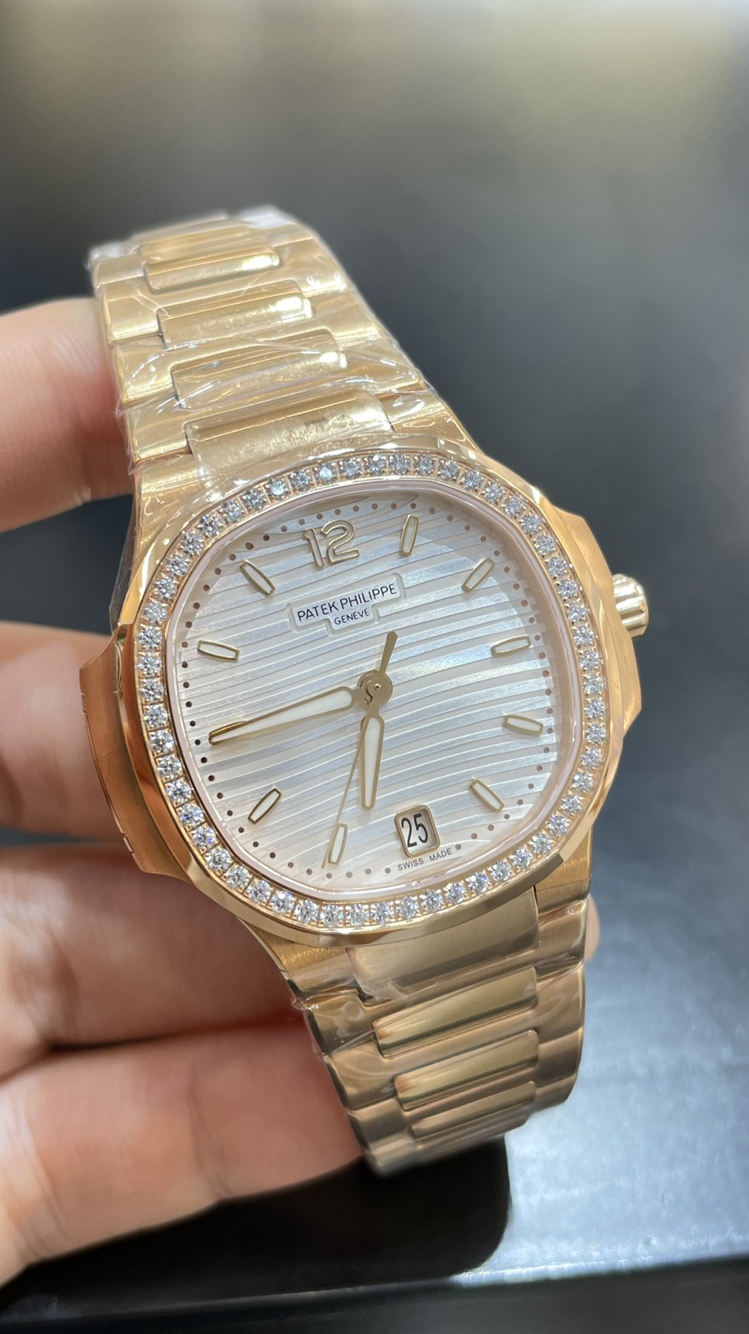 Patek Philippe Nautilus Sporty Elegance Series 71181200R-001, Silver Dial, 35.2mm size WOMEN