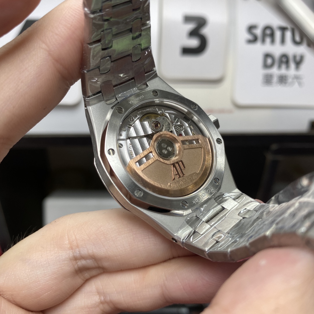 Audemars Piguet Royal Oak Offshore Series 77450ST.OO.1361ST.02, White Dial Steel Bracelet, 34mm size.WOMEN