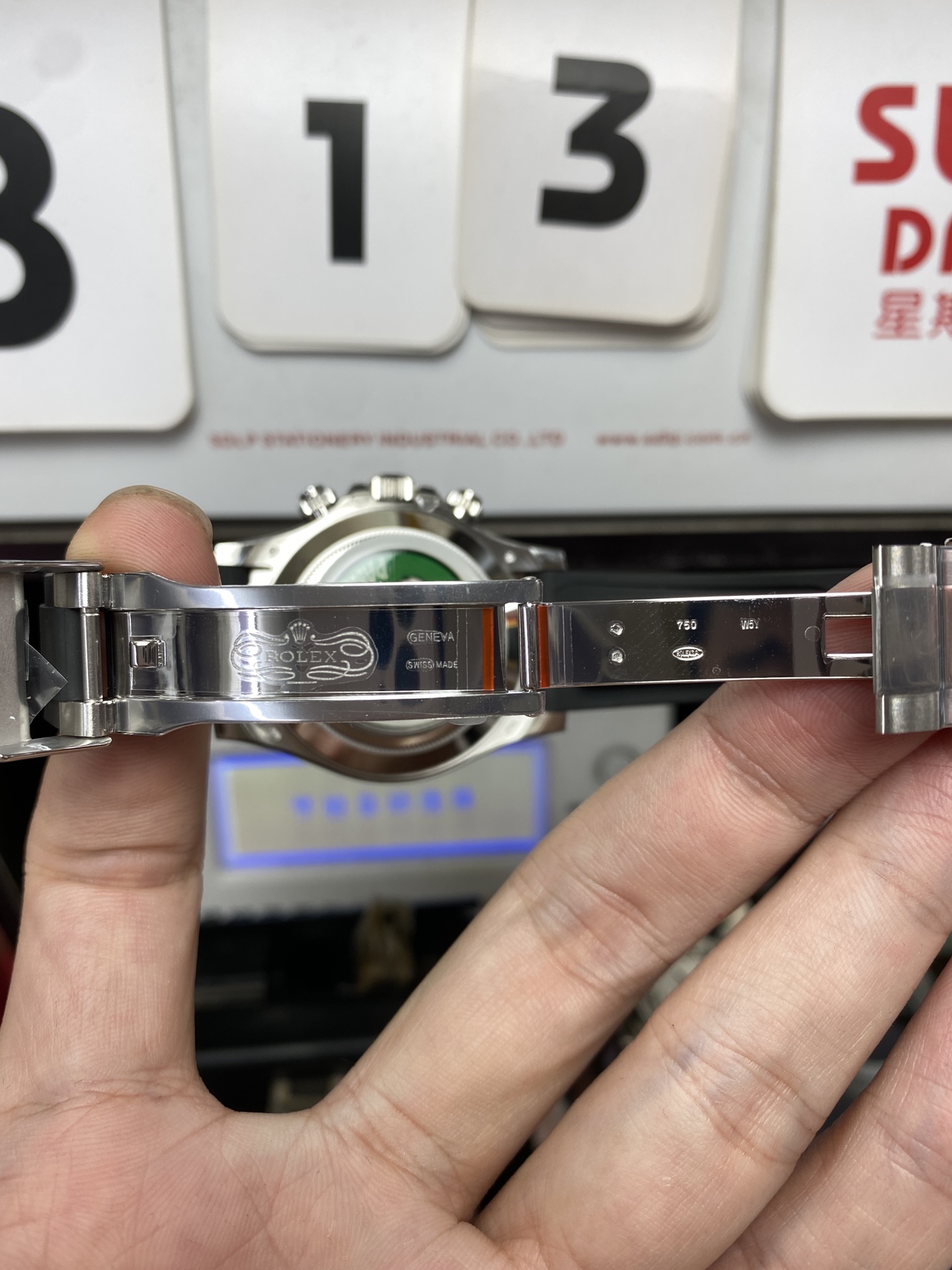 Rolex Cosmograph Daytona Series 116519ln-0024, gray dial and ceramic bezel, 40mm size.