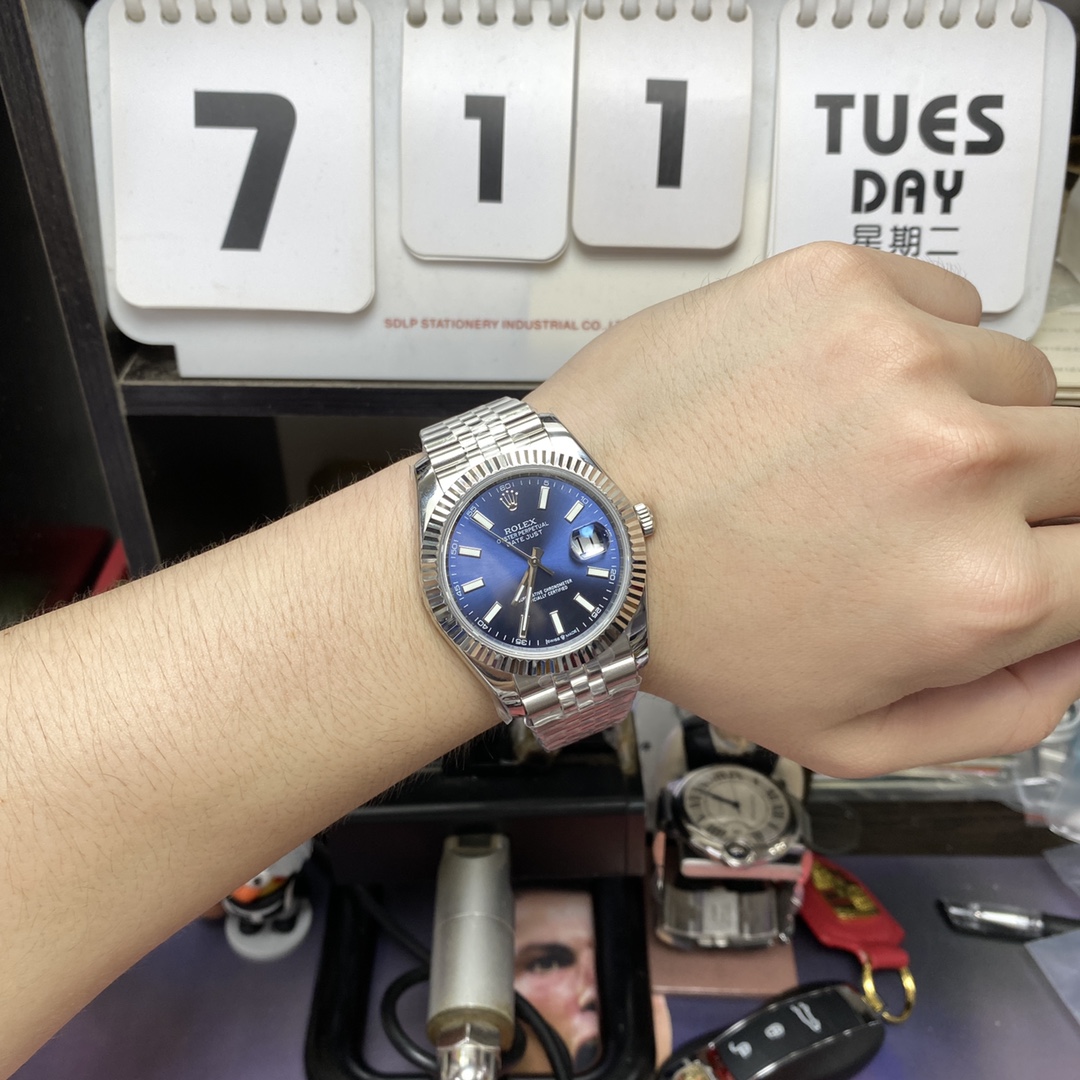 Rolex Datejust Series m126334-0002, Classic Blue Dial Fluted Bezel, 41mm Size.