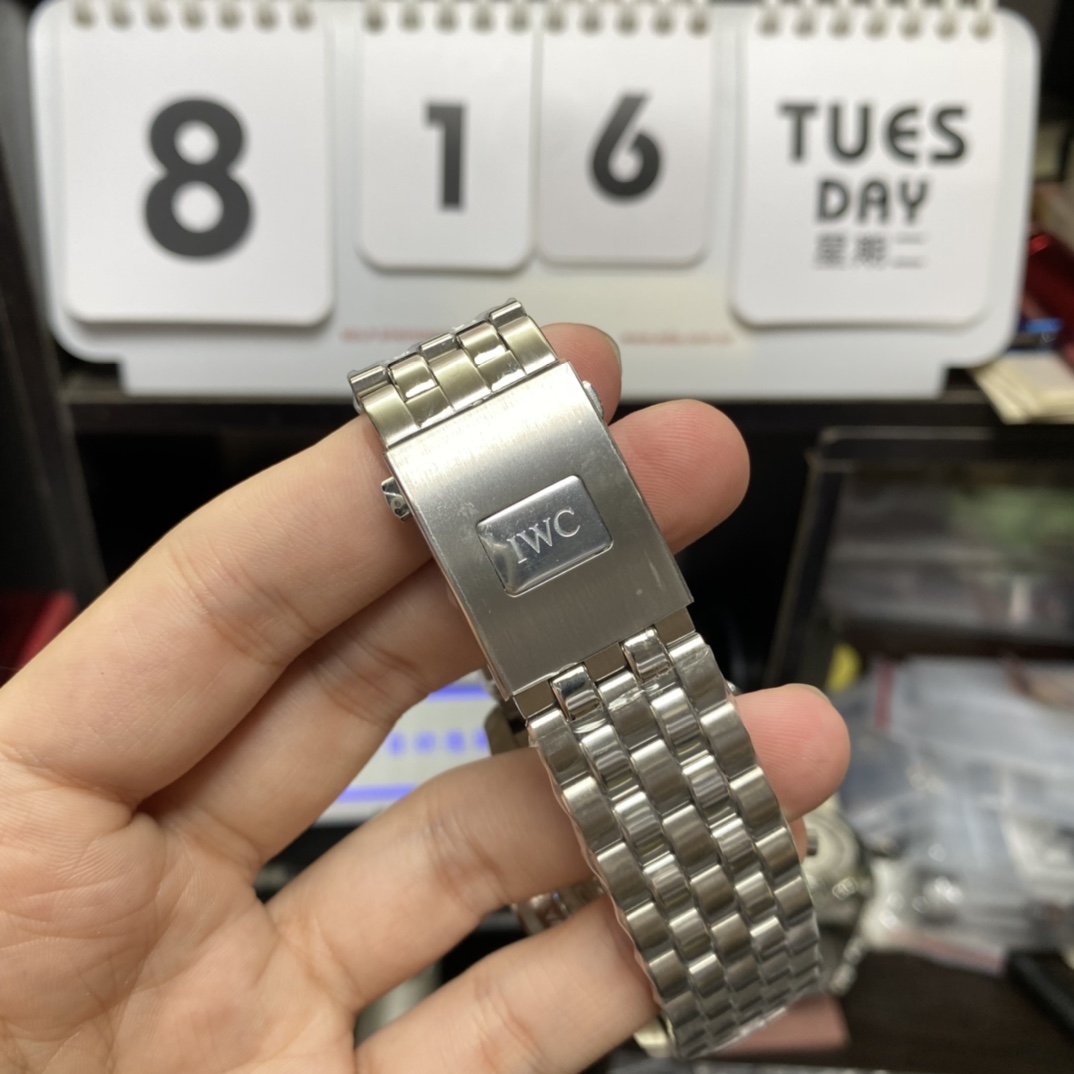 IWC Pilot's Series IW377717 Watch 43mm